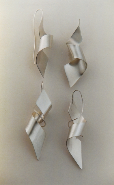curl_earrings