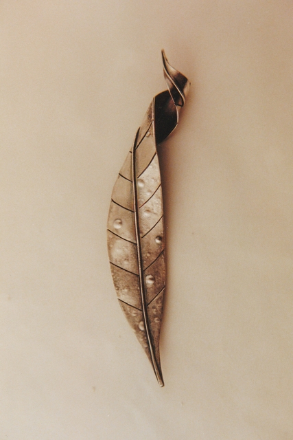 eucalyptus_leaf_pin