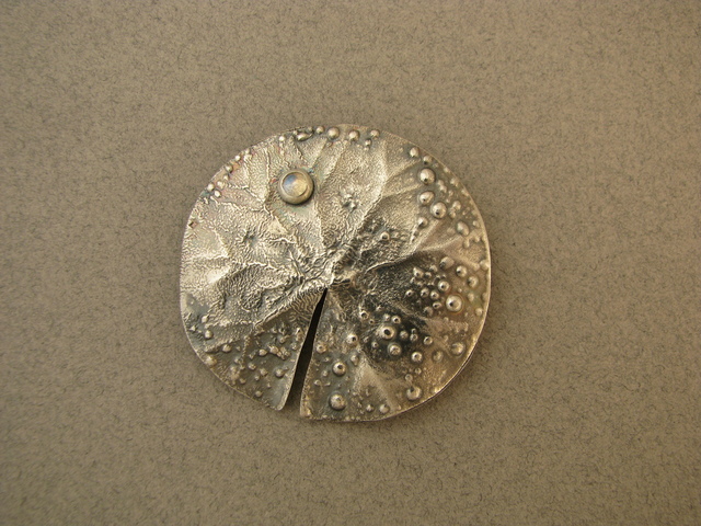 lotus_pin