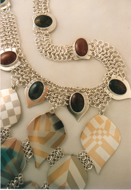 married_metal_and_chain_detail