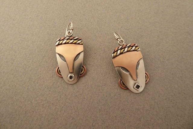 mask_earrings2